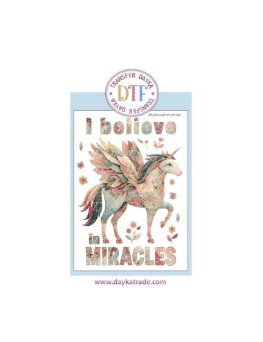 Trasferencia textil con dibujo de unicorino alado y texto " I belive on miracles"