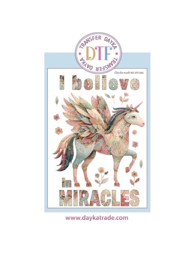 Trasferencia textil con dibujo de unicorino alado y texto " I belive on miracles".
