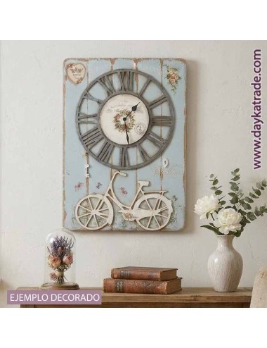 Reloj en madera de chopo con silueta de bici