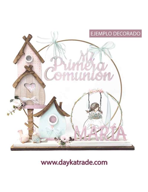 Aros dorados con "Mi Primera Comunión", silueta pintada, nombre y peana