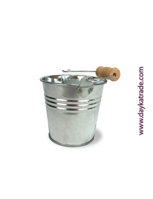 Balde metalico con asa