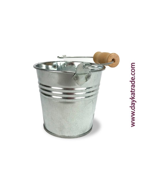 Balde metalico con asa